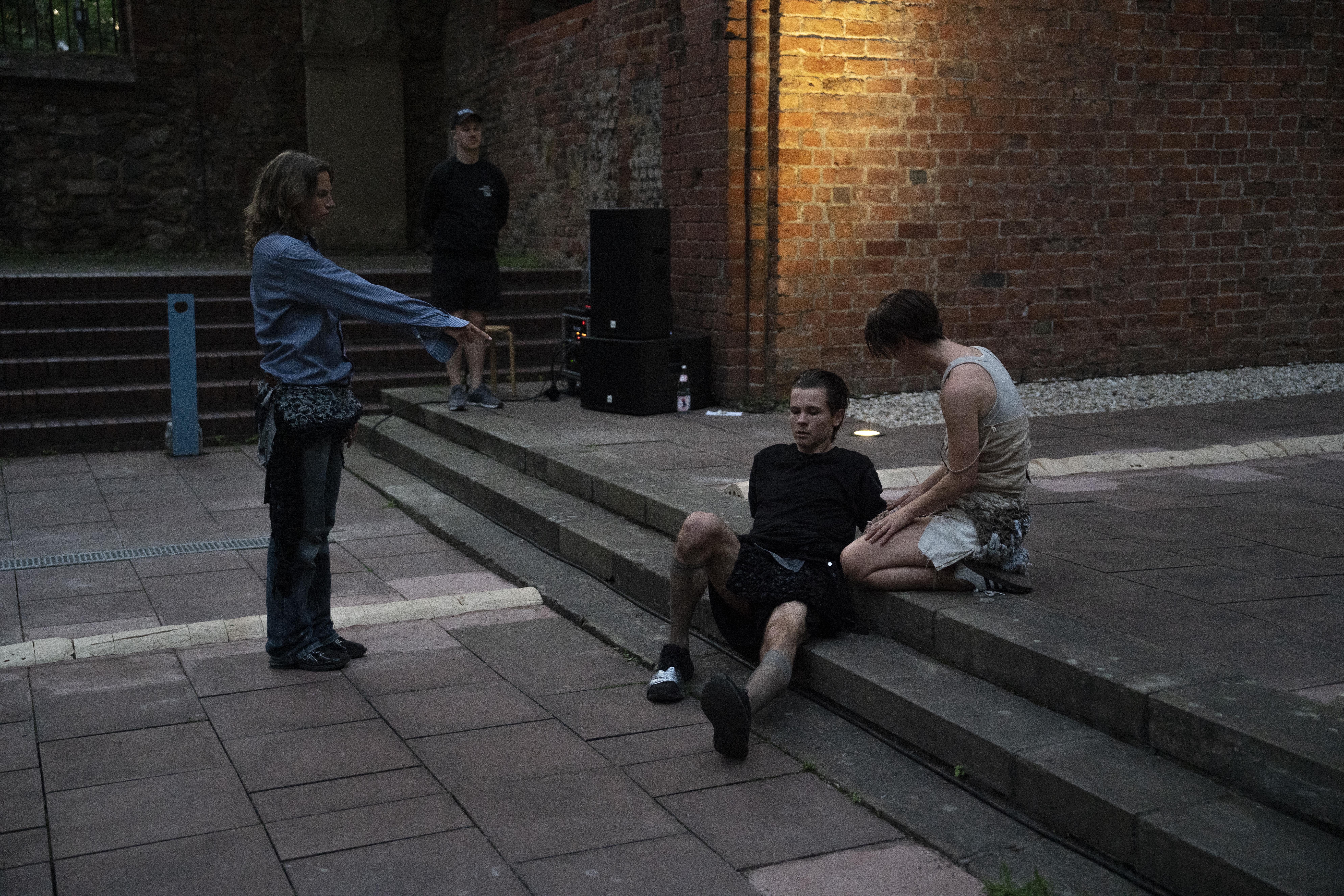 BEGIN/The Mirror (par Bryana Fritz, Stefa Govaart et Chloe Chignell) (image : PNiedermayer)